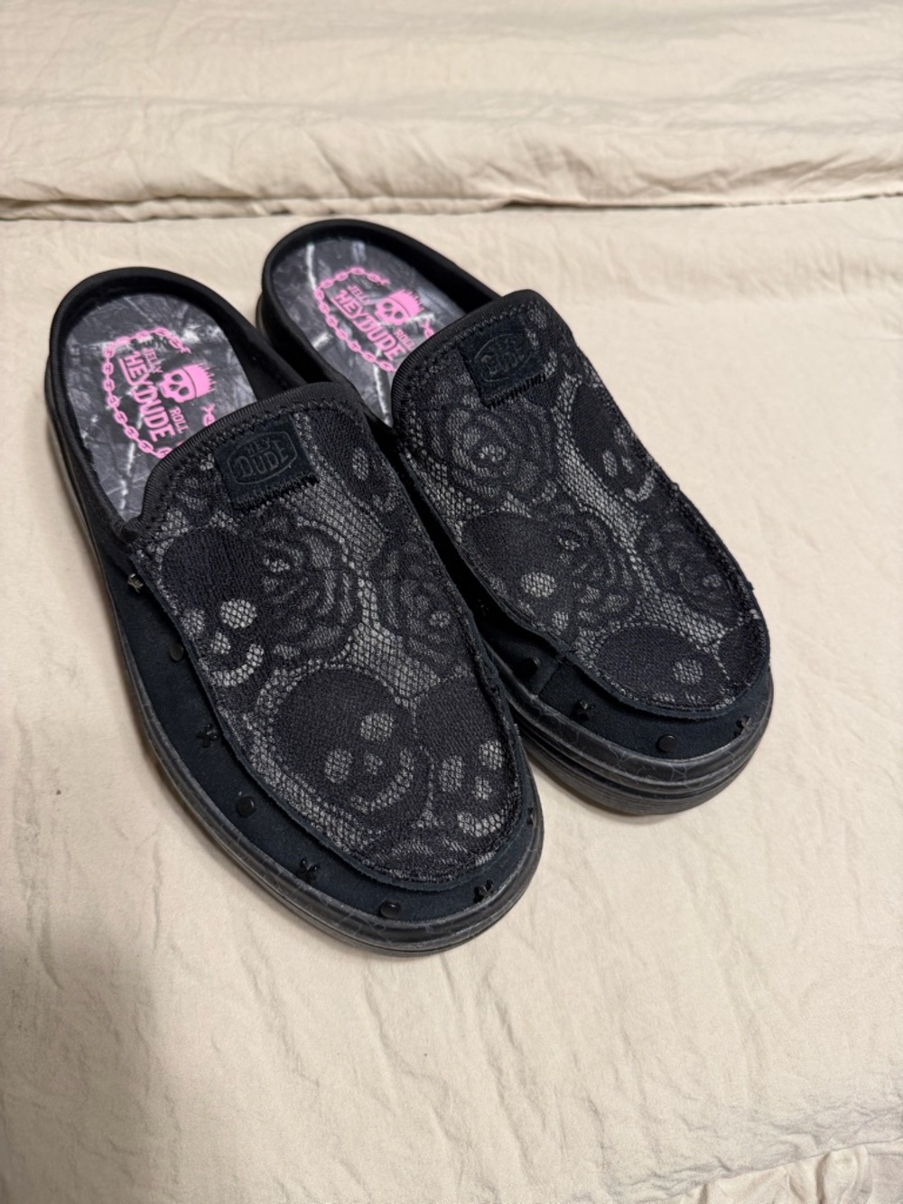 Hey Dude Jelly Roll Thorns Austin Lift Lace Shoes Slides Sz 6 Women’s Bunnie XO